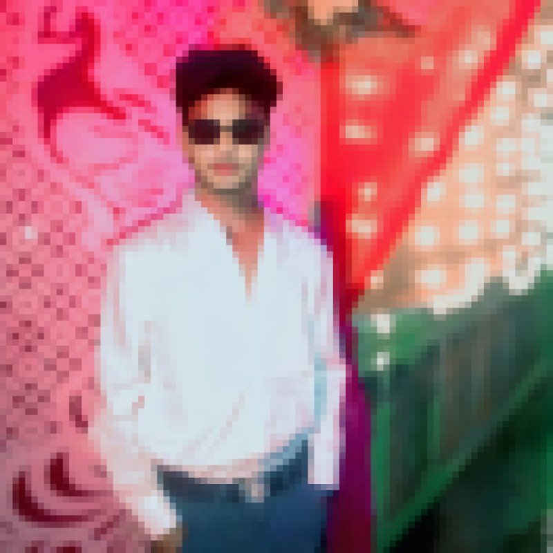 Sowrov, 20, Gravata