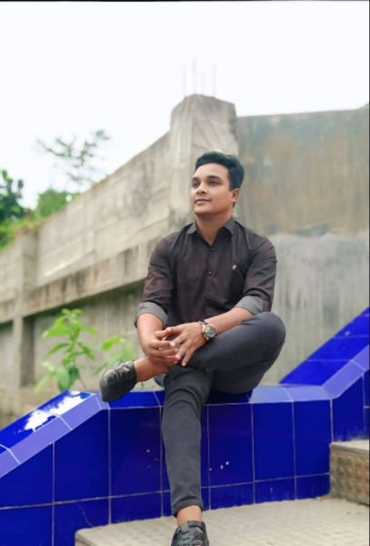 MD Nur, 36, Beidaying