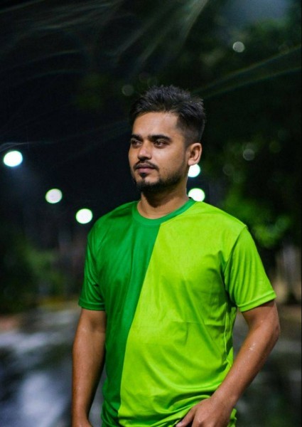 Arfat, 31, Van