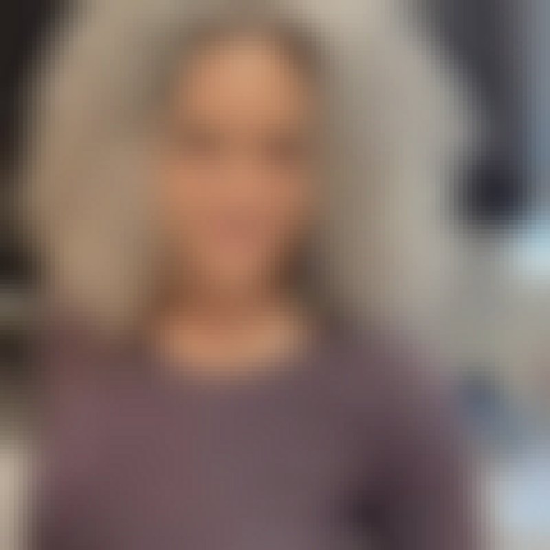 Victoria, 46, Yermal