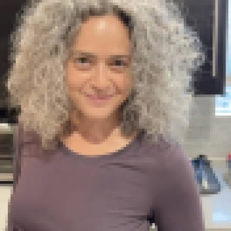 Victoria, 46, India