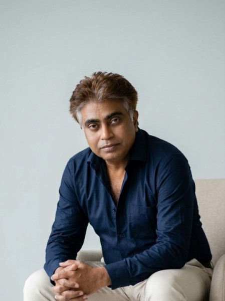 M.S.A, 51, Moymmonciho
