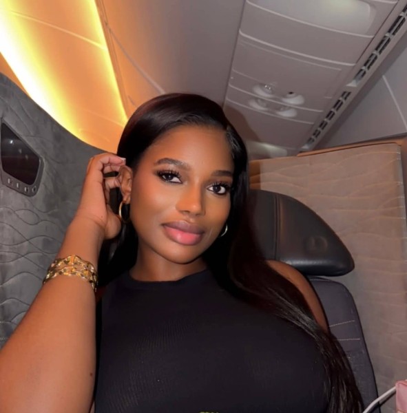 ANNA, 27, Chandhaus