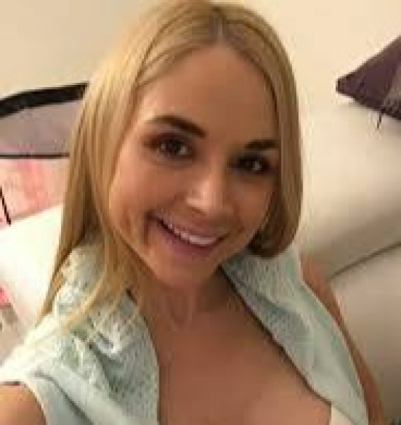 bella, 40, Zala