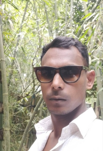 Alom, 25, Doi Lo