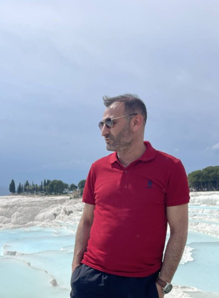 Önder, 40, Ingleside