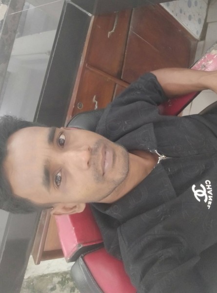 Nirob, 30, Sitrah
