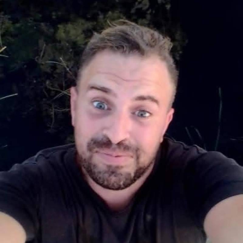 Adem, 40, Pirbahora