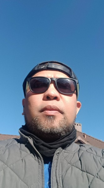 Ronald, 40, Iraq