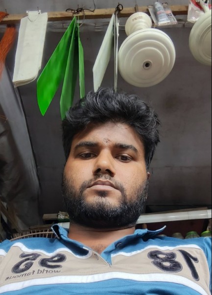 Santo, 24, Rasel