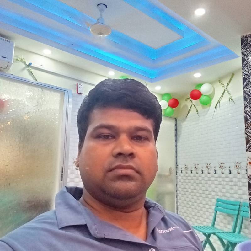 Razu, 35, Pompeu