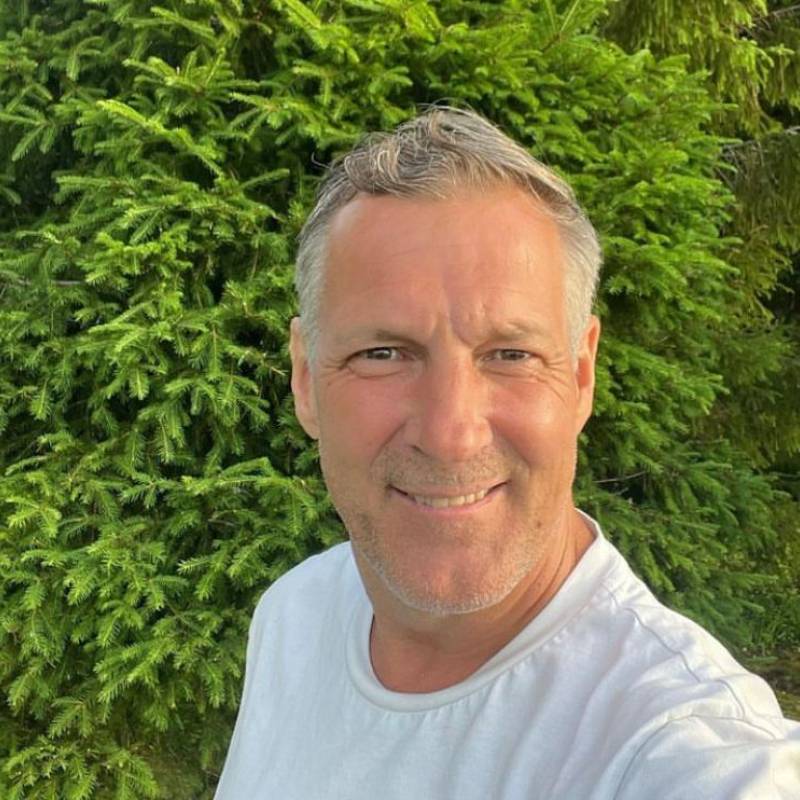Alex, 58, Oakwood