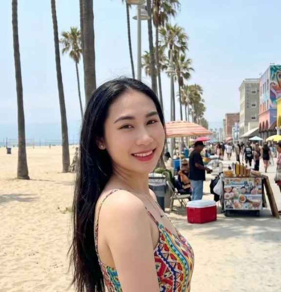 Celia, 36, Akbez