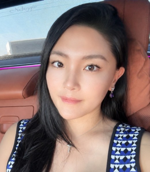 jiaqi, 40, Unterfhring