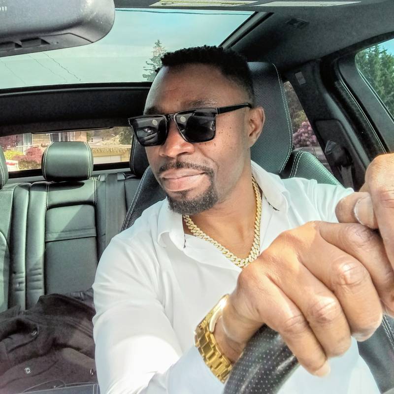 Mozey, 38, Amreli