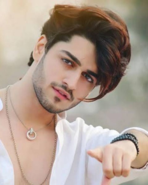Robin khan, 26, Ankarongana