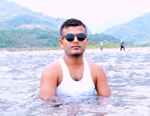Abu, 36, Manantenina