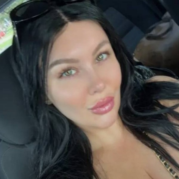Mel, 36, Comitn