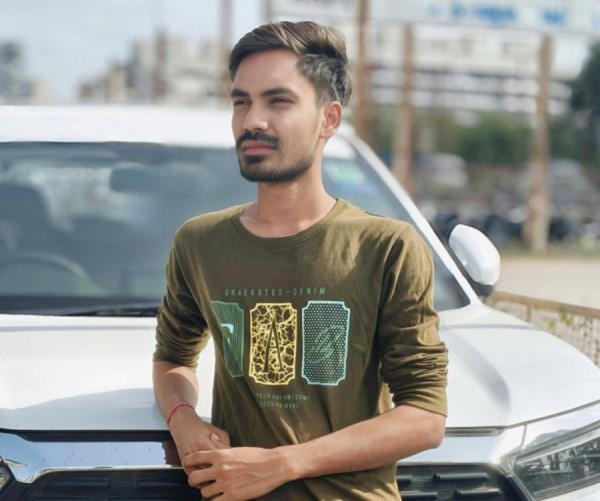Dharmesh, 23, Kanata