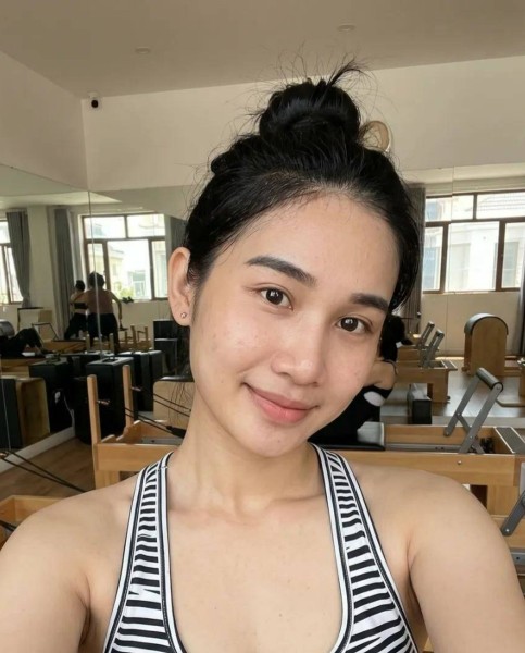 Celia, 36, Morley