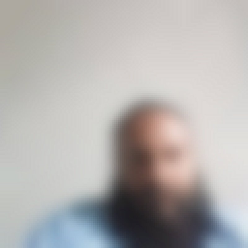 Shakir, 46, Seabra