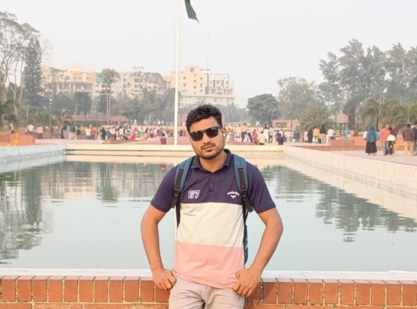 Aminur, 27, Petrel