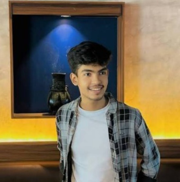 Turjo, 23, Wani