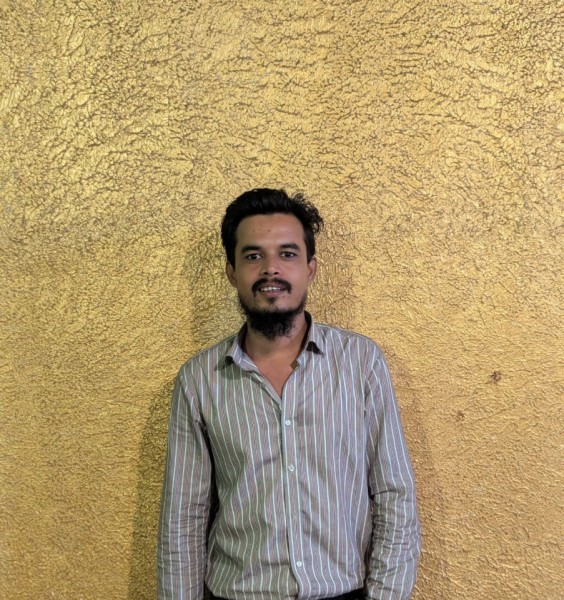 Arafat, 32, Wele Nzas
