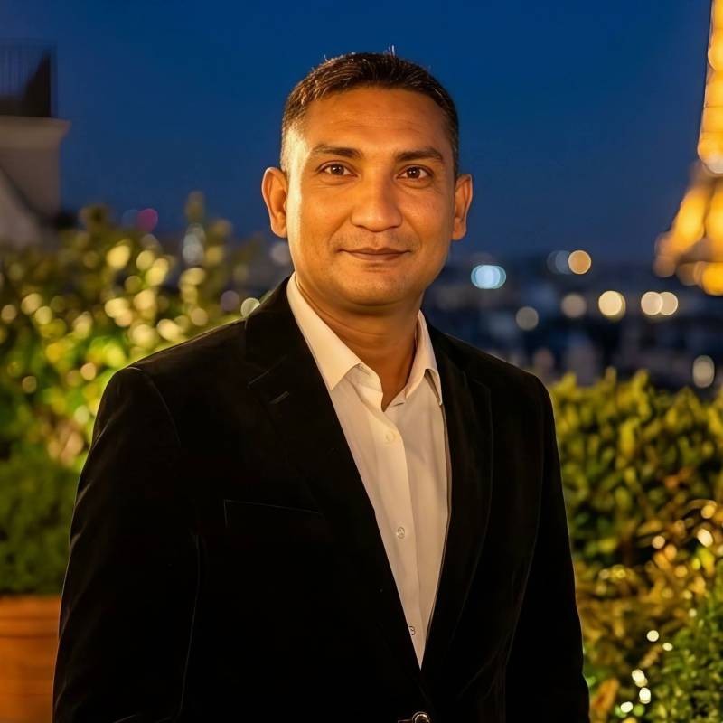 Khan Manik, 30, Djibo