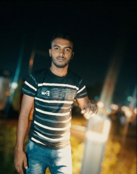 Vivan, 29, Khandaich