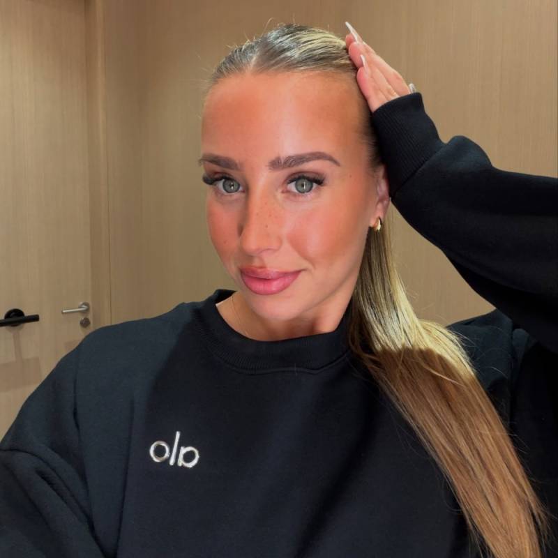 Elizabeth, 40, Havant