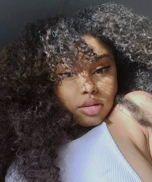 Stella Tootanis, 27, Itambacuri