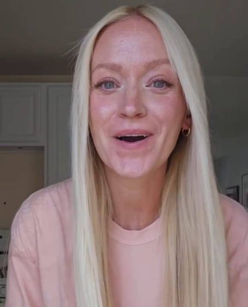 Ava dating