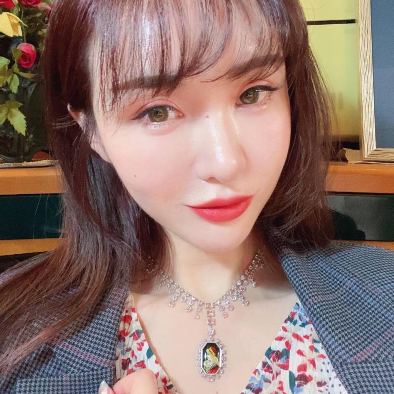 Mika42902 dating